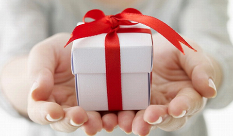 Có bắt buộc Công ty phải tặng quà dịp 8/3 cho lao động nữ không?